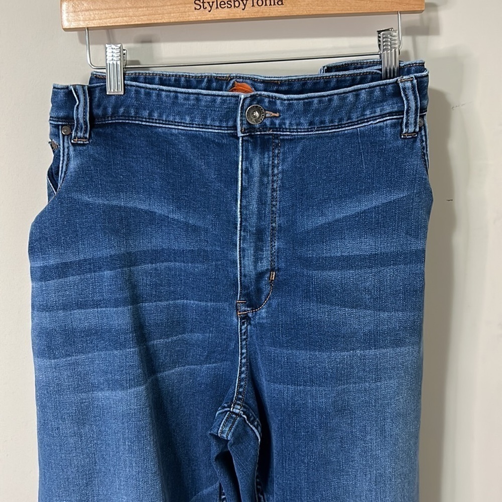 TOMMY BAHAMA Mens Straight Leg Mid Wash Jean Sz 48 x 30 - Picture 2 of 8